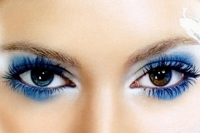 Макияж глаз синими тенями: модные образы Красивый макияж в синих тонах